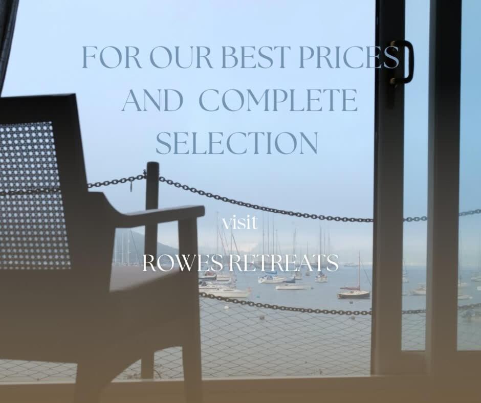 Stunning Waterfront Apartment With Spectacular Views & Parking At 'Captains Loft' فالموث المظهر الخارجي الصورة